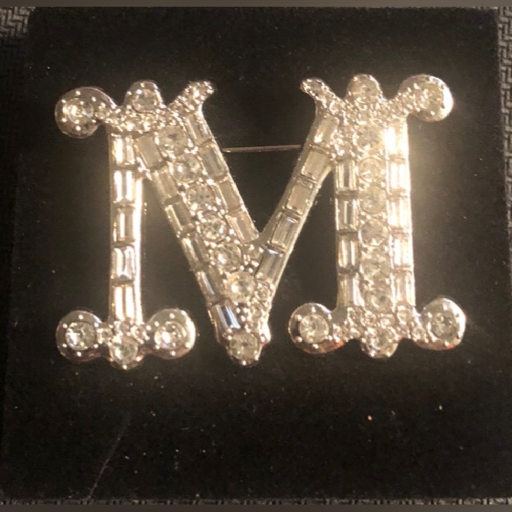 Crystal-Embellished 'M' Monogram Brooch - Silver